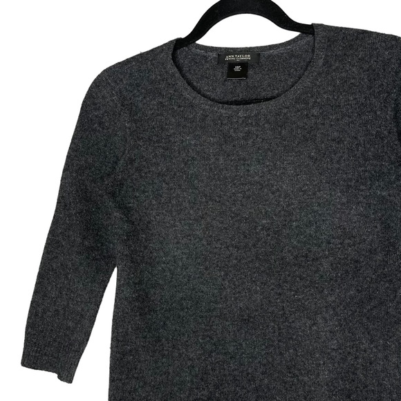 Ann Taylor Cashmere Gray Long Sleeve Crewneck Pullover Knit Size XS Petite - Picture 3 of 8